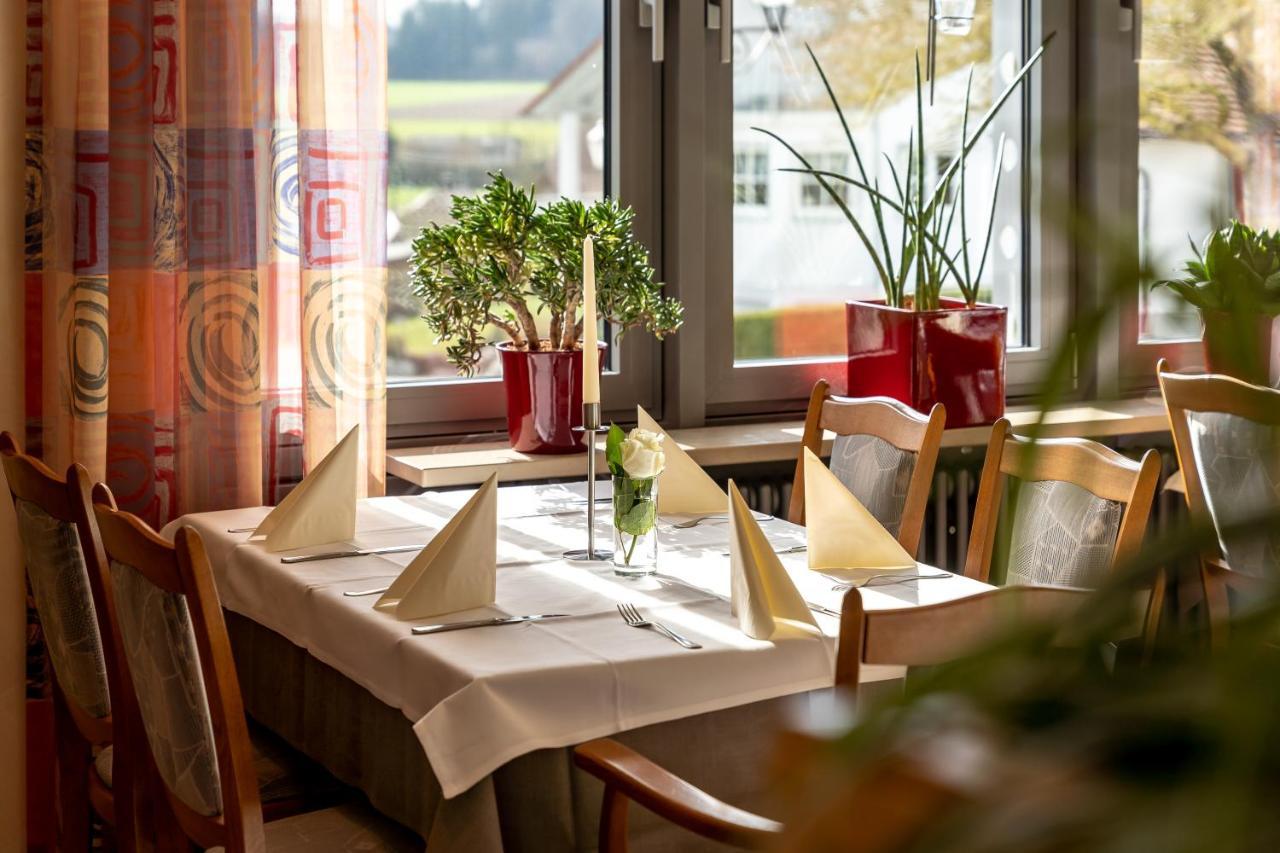 Gasthaus Hotel Zum Mohren Niederstotzingen Bagian luar foto